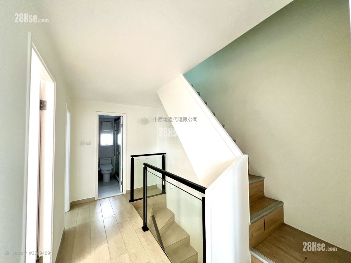 Fairview Park Sell 3 Bedrooms , 2 Bathrooms 1,035 ft²