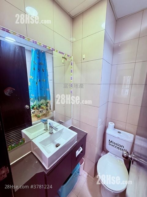 Kellet Court Rental 2 Bedrooms , 1 Bathroom 296 ft²