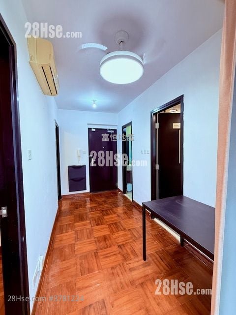 Kellet Court Rental 2 Bedrooms , 1 Bathroom 296 ft²