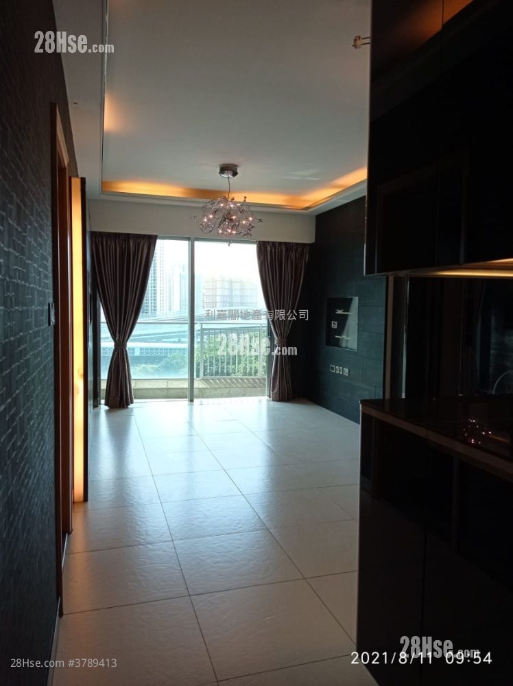 Manhattan Hill Sell 2 Bedrooms , 2 Bathrooms 888 ft²