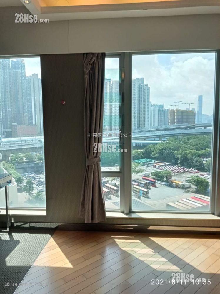 Manhattan Hill Sell 2 Bedrooms , 2 Bathrooms 888 ft²