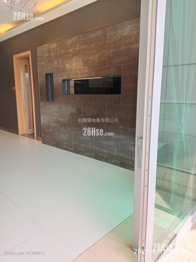 Manhattan Hill Sell 2 Bedrooms , 2 Bathrooms 888 ft²