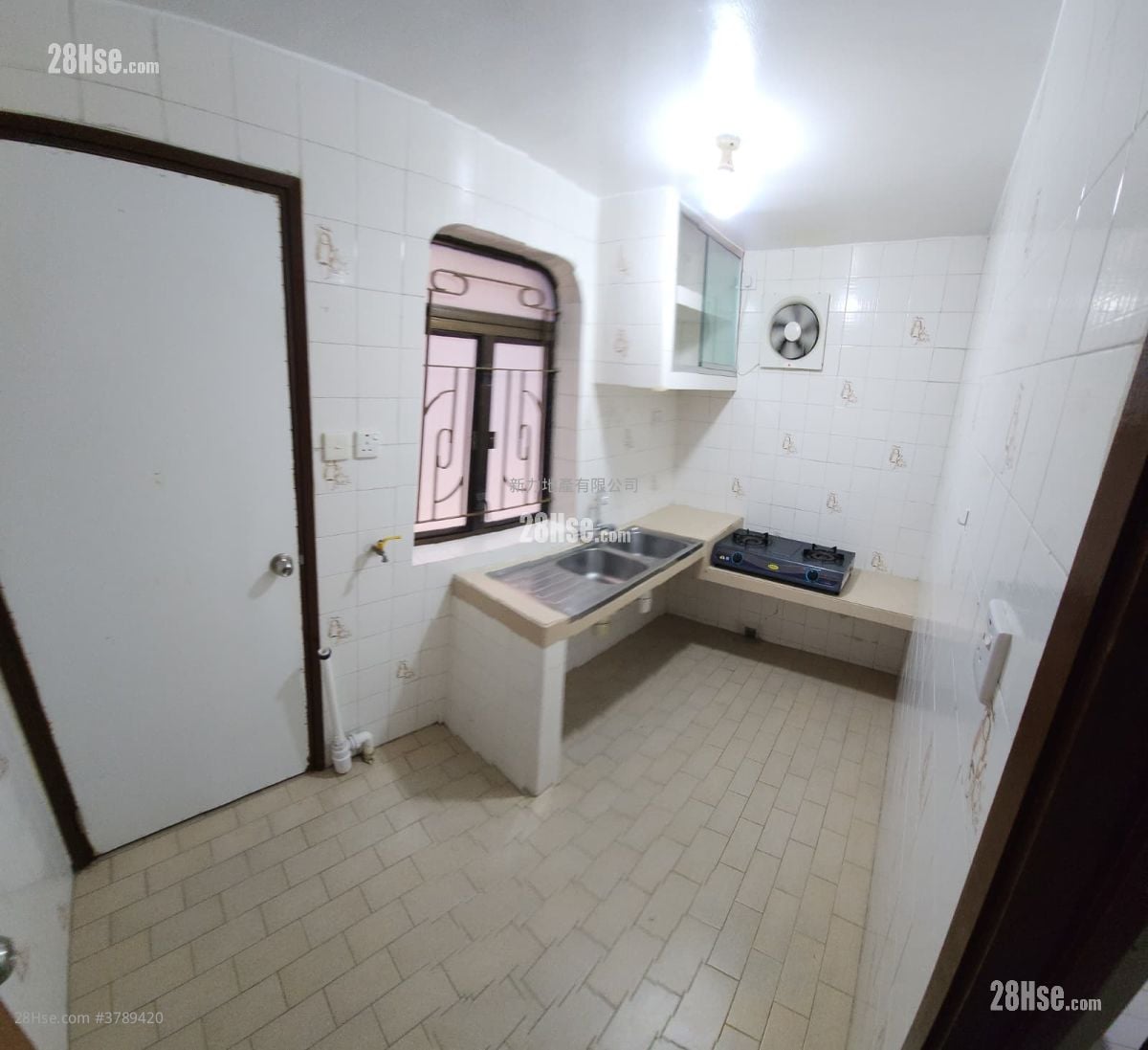 村屋 租盘 2 房 , 1 浴室 700 平方尺