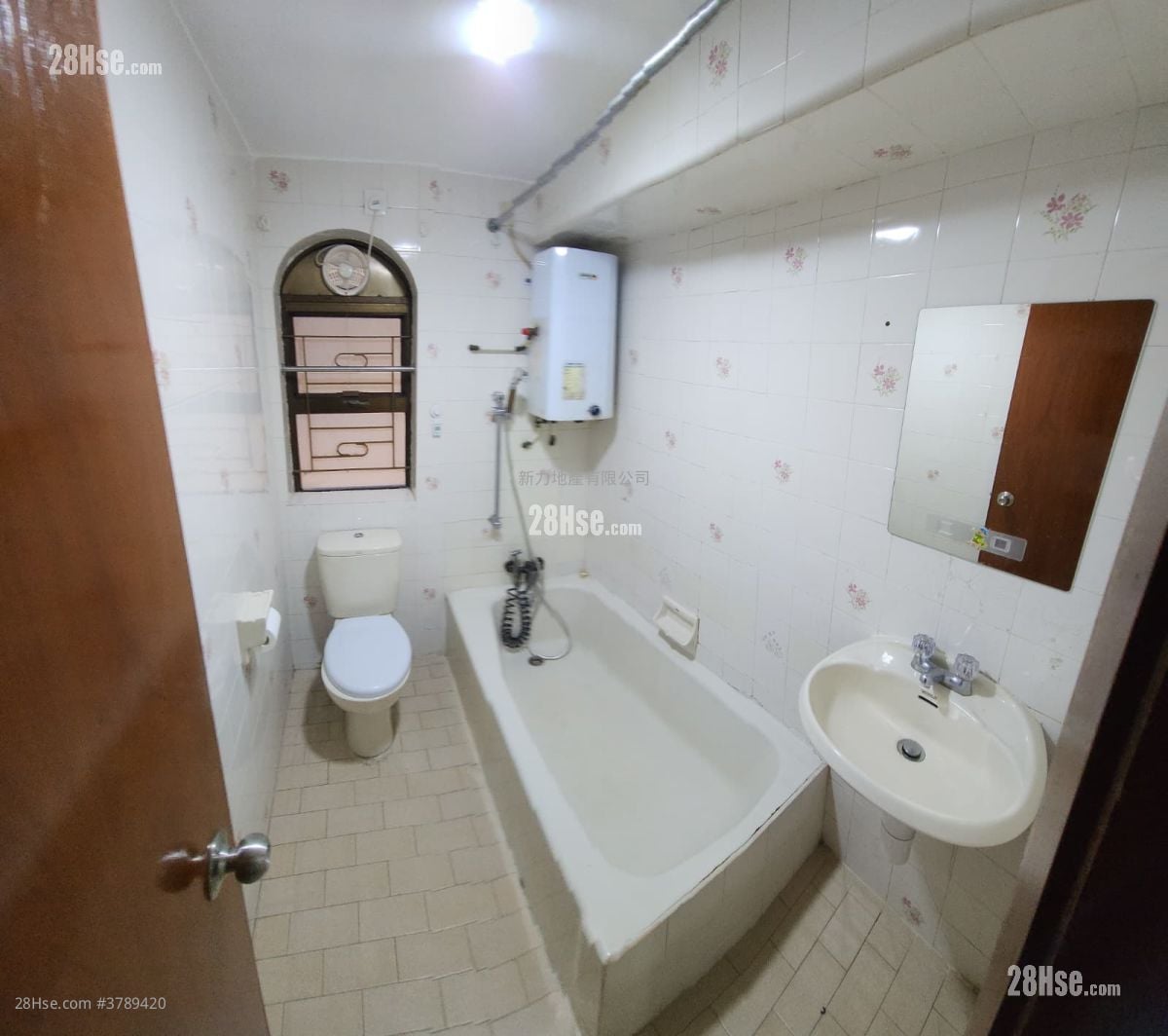 村屋 租盘 2 房 , 1 浴室 700 平方尺