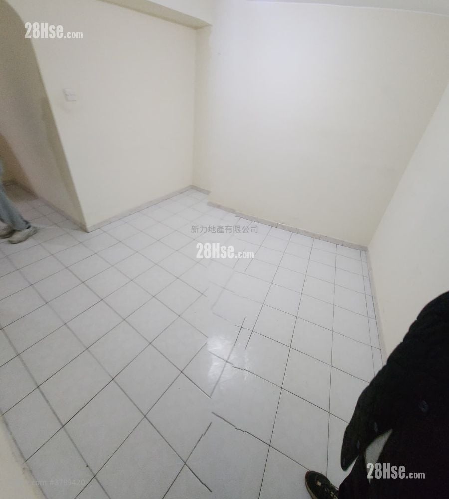 村屋 租盘 2 房 , 1 浴室 700 平方尺