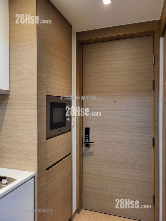 High One Sell Studio , 1 Bathroom 193 ft²