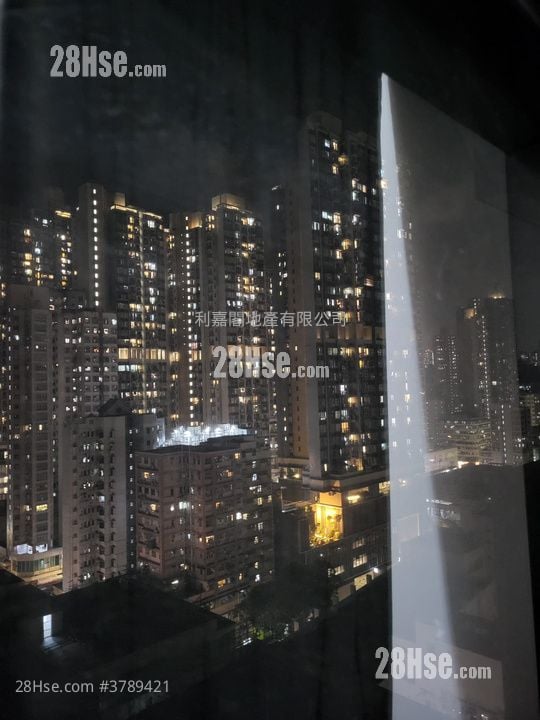 High One Sell Studio , 1 Bathroom 193 ft²