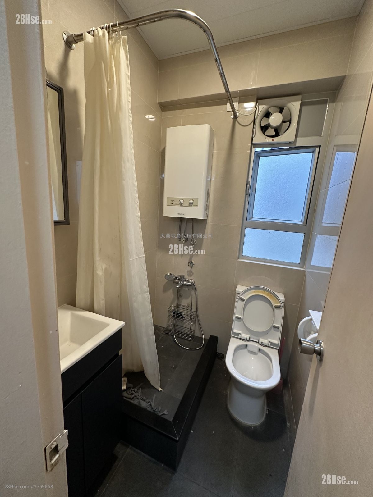 顺昌大厦 租盘 2 房 , 1 浴室 394 平方尺