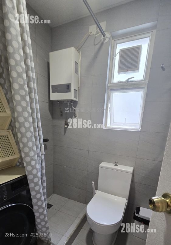 King Tin Court Sell 2 Bedrooms , 1 Bathroom 467 ft²