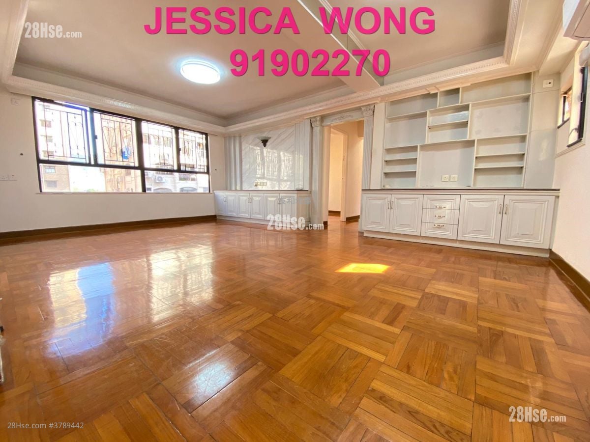 Paris Garden Rental 3 Bedrooms , 2 Bathrooms 924 ft²