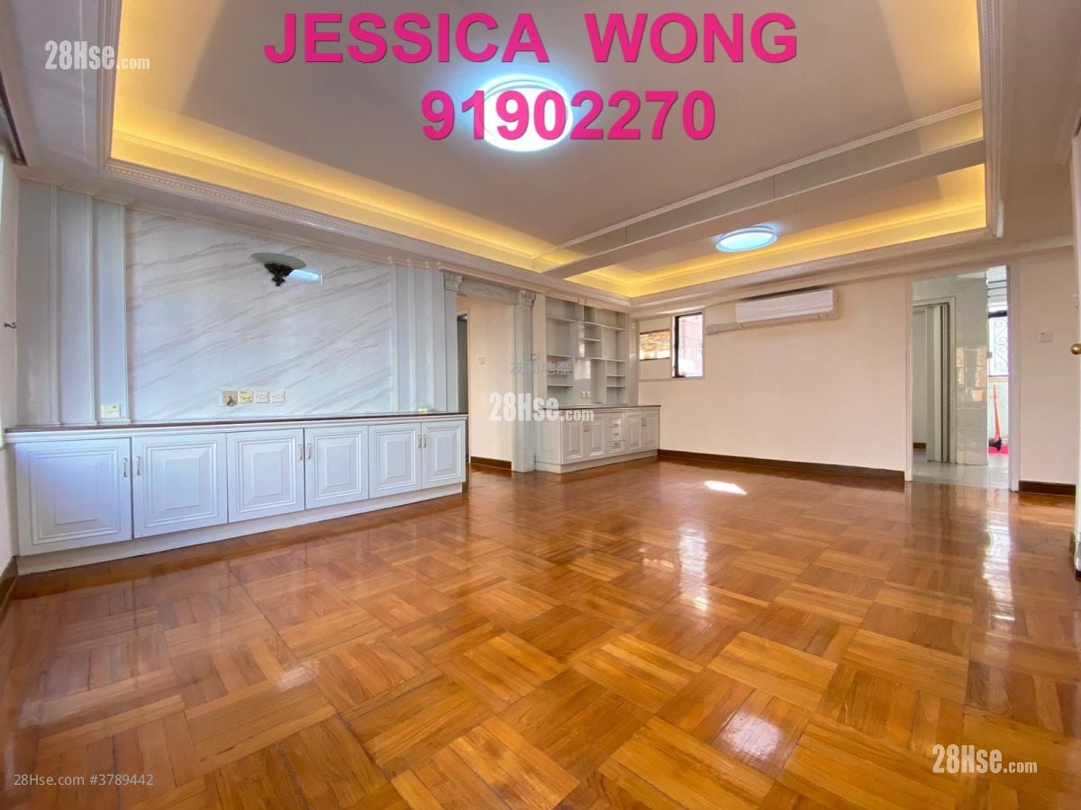 Paris Garden Rental 3 Bedrooms , 2 Bathrooms 924 ft²