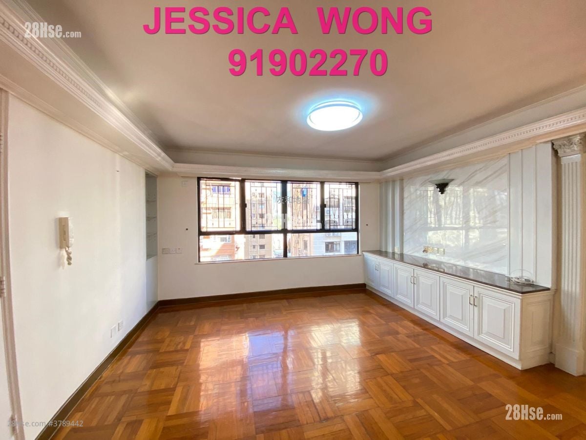 Paris Garden Rental 3 Bedrooms , 2 Bathrooms 924 ft²