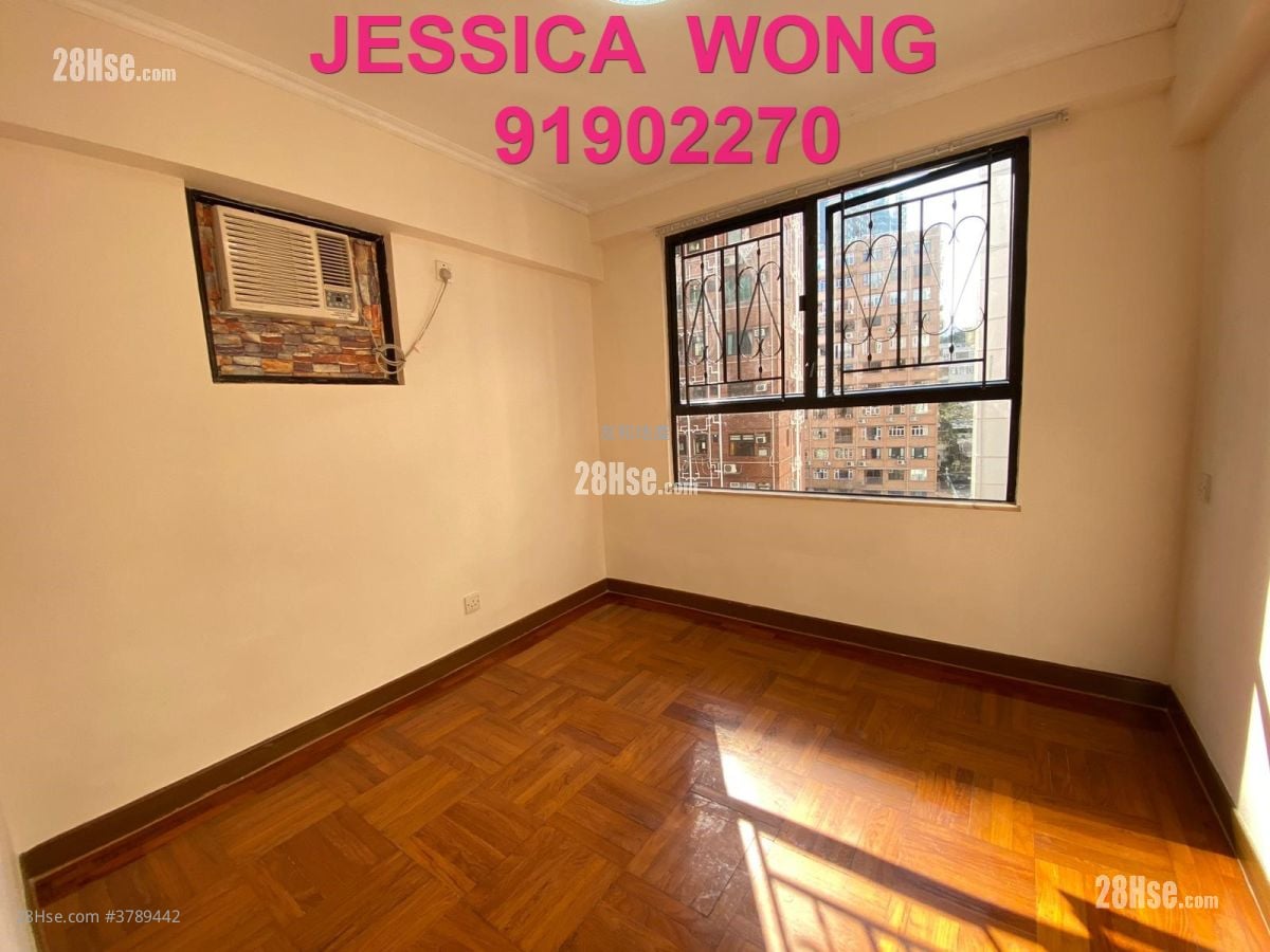 Paris Garden Rental 3 Bedrooms , 2 Bathrooms 924 ft²