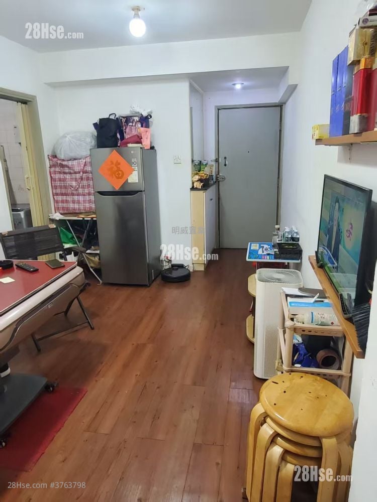 Kwong Fai Mansion Sell 2 Bedrooms , 1 Bathroom 386 ft²