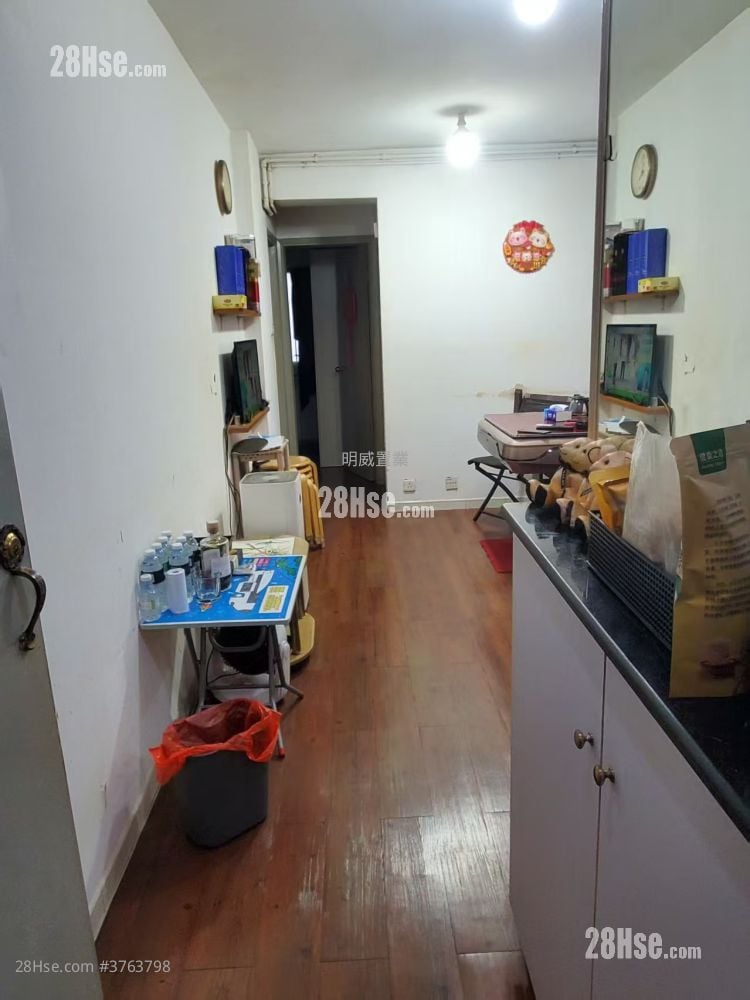 Kwong Fai Mansion Sell 2 Bedrooms , 1 Bathroom 386 ft²