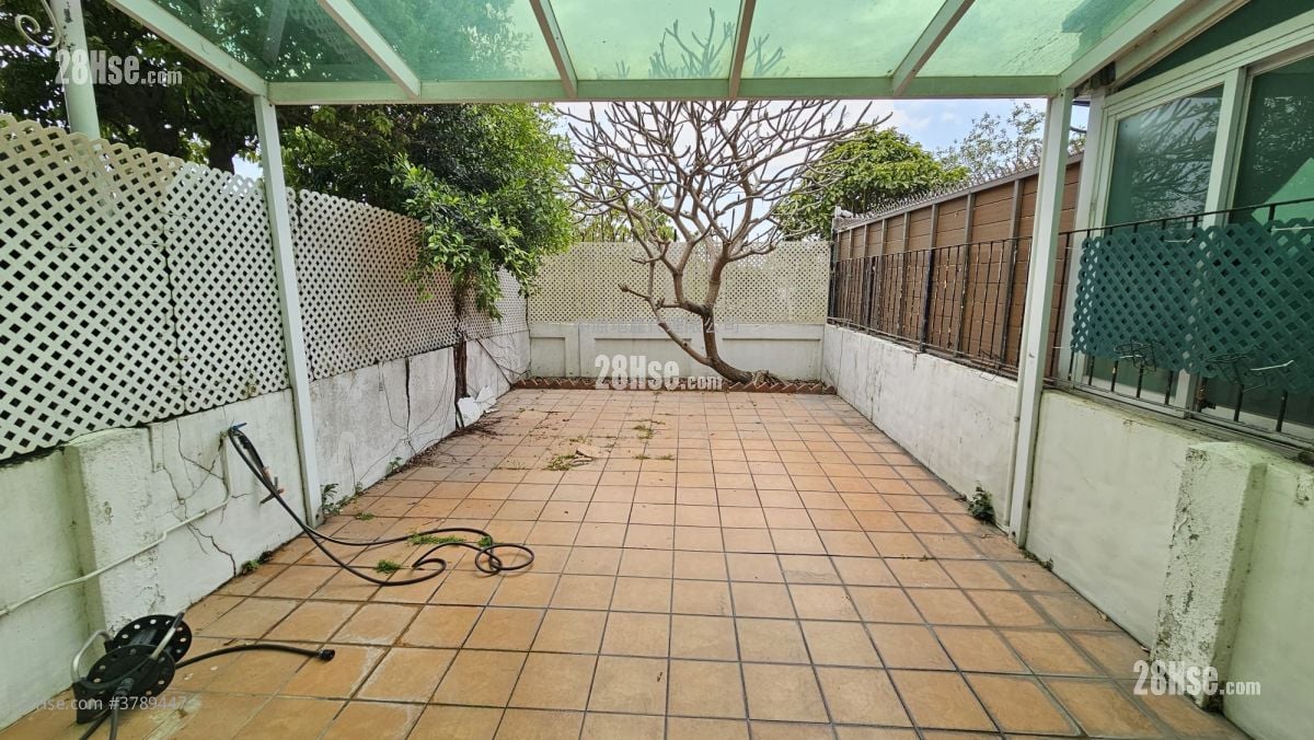 Fairview Park Rental 3 Bedrooms , 2 Bathrooms 915 ft²