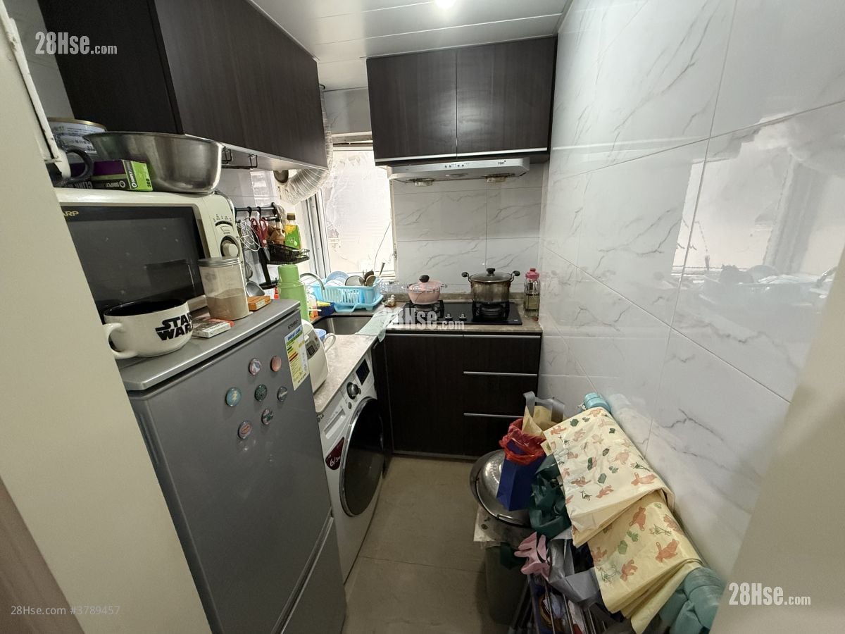 顺安大厦 售盘 2 房 , 1 浴室 320 平方尺