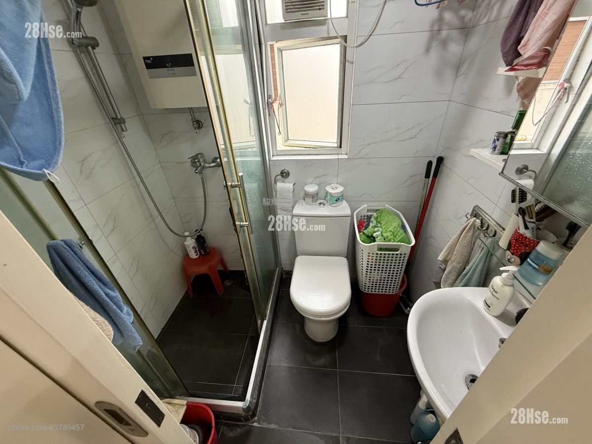 顺安大厦 售盘 2 房 , 1 浴室 320 平方尺