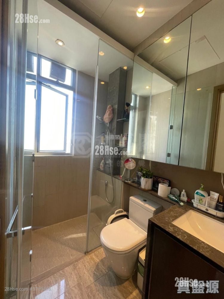 The Reach Sell 2 Bedrooms 424 ft²