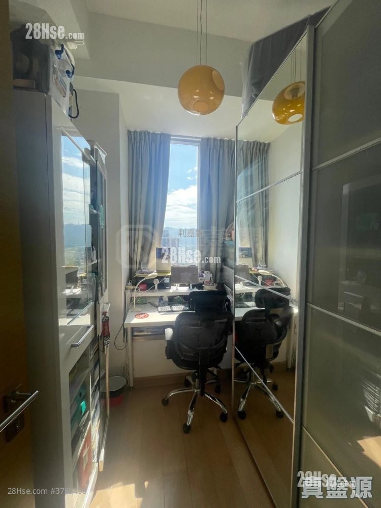 The Reach Sell 2 Bedrooms 424 ft²