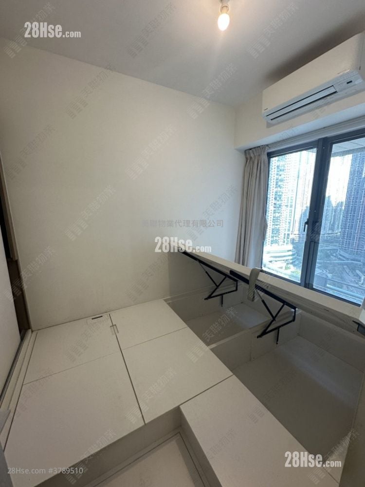 Sea To Sky Sell 2 Bedrooms , 1 Bathroom 468 ft²