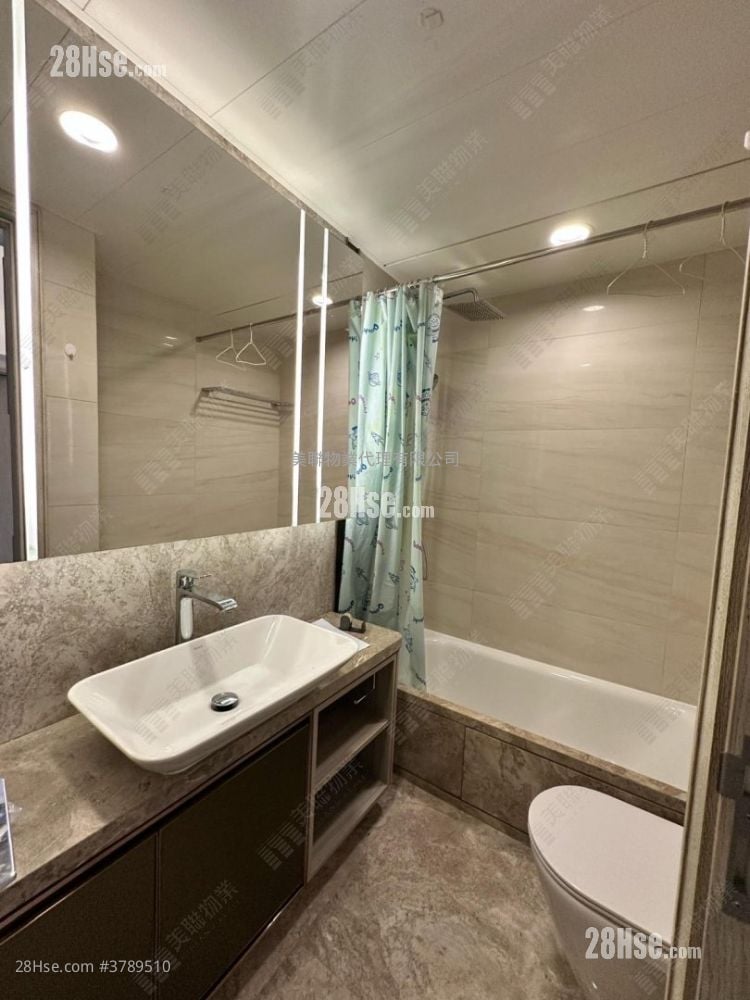 Sea To Sky Sell 2 Bedrooms , 1 Bathroom 468 ft²