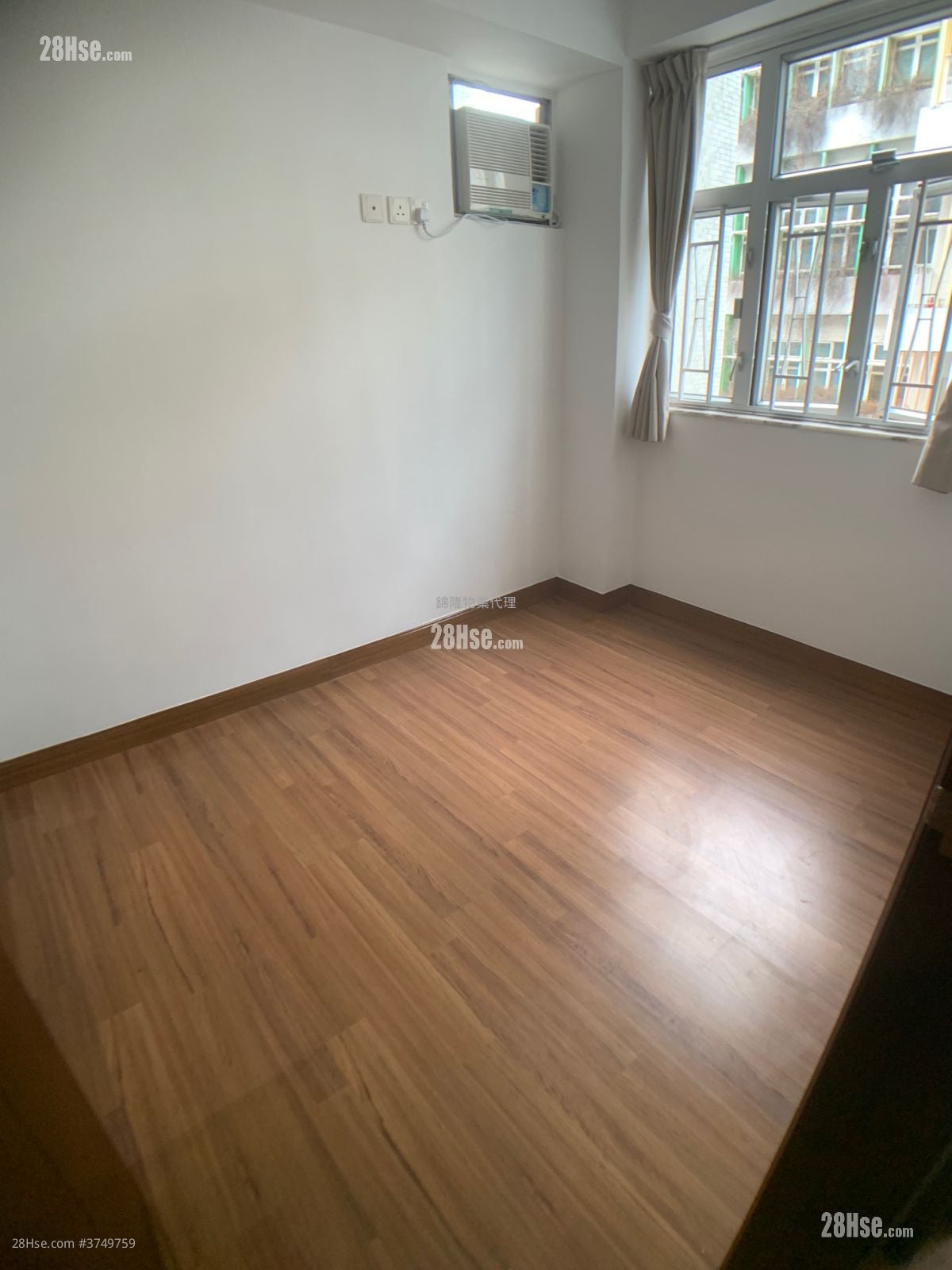 Sunshine Plaza Sell 2 Bedrooms , 1 Bathroom 391 ft²