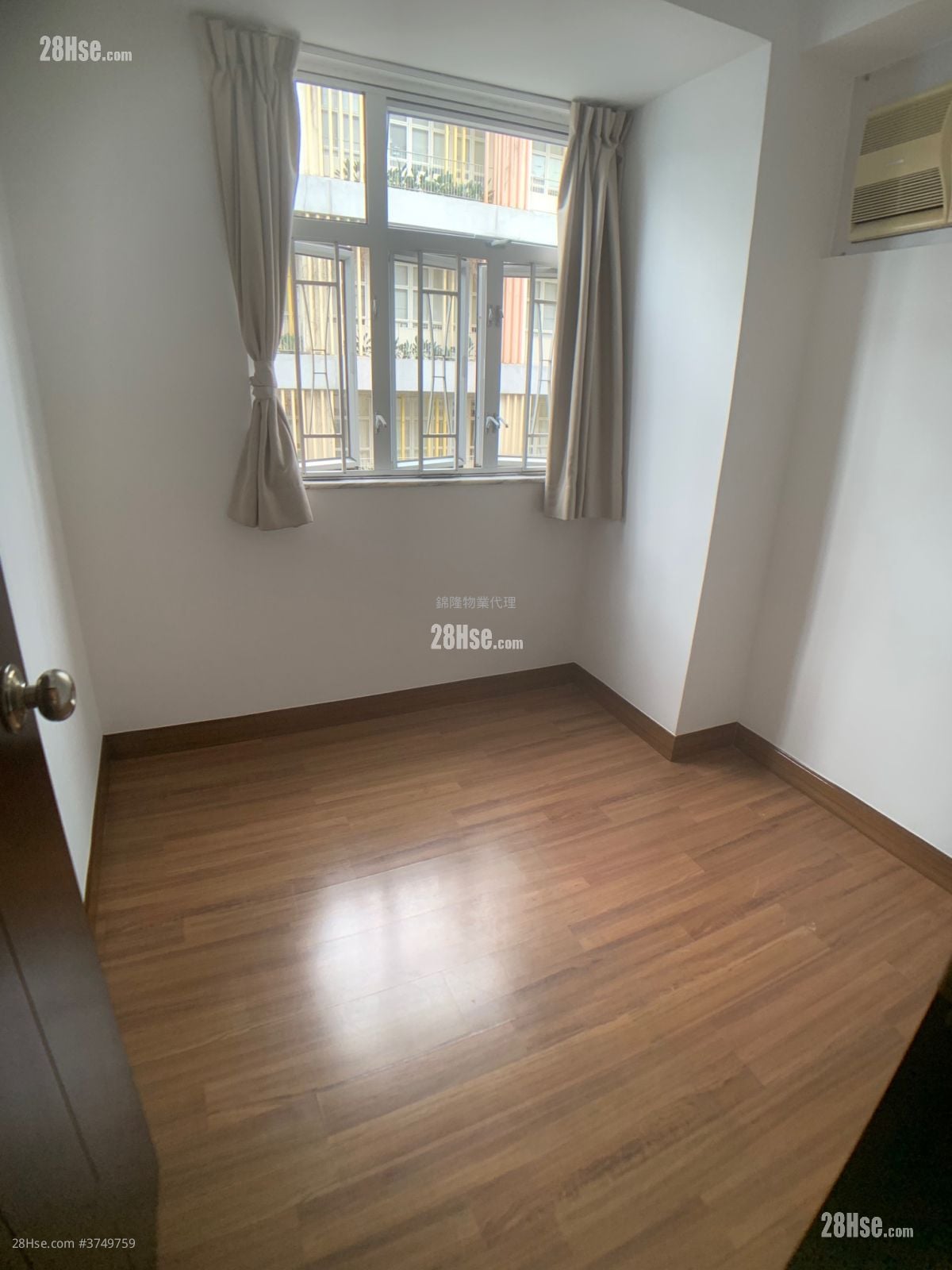 Sunshine Plaza Sell 2 Bedrooms , 1 Bathroom 391 ft²