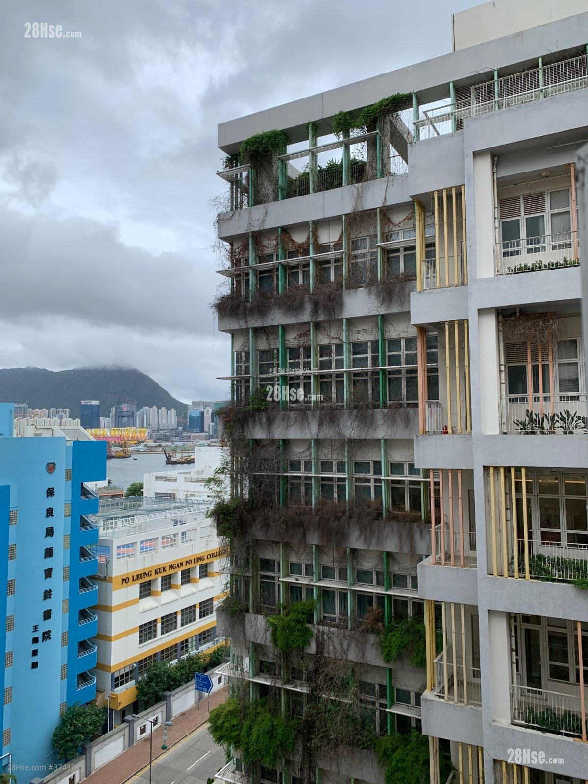 Sunshine Plaza Sell 2 Bedrooms , 1 Bathroom 391 ft²