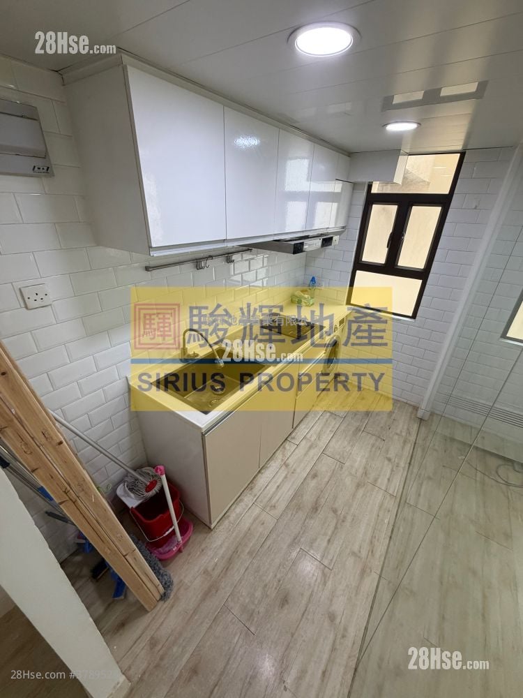 Kam Tong Building Rental 3 Bedrooms , 2 Bathrooms 515 ft²