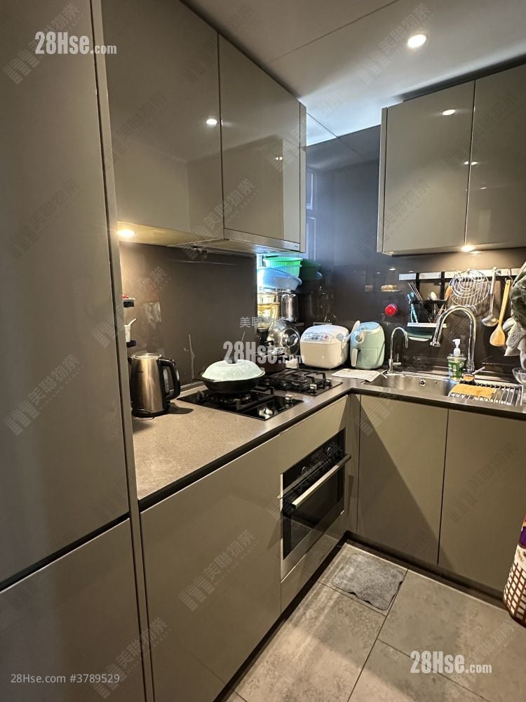 The Parkville Sell 3 Bedrooms , 2 Bathrooms 745 ft²