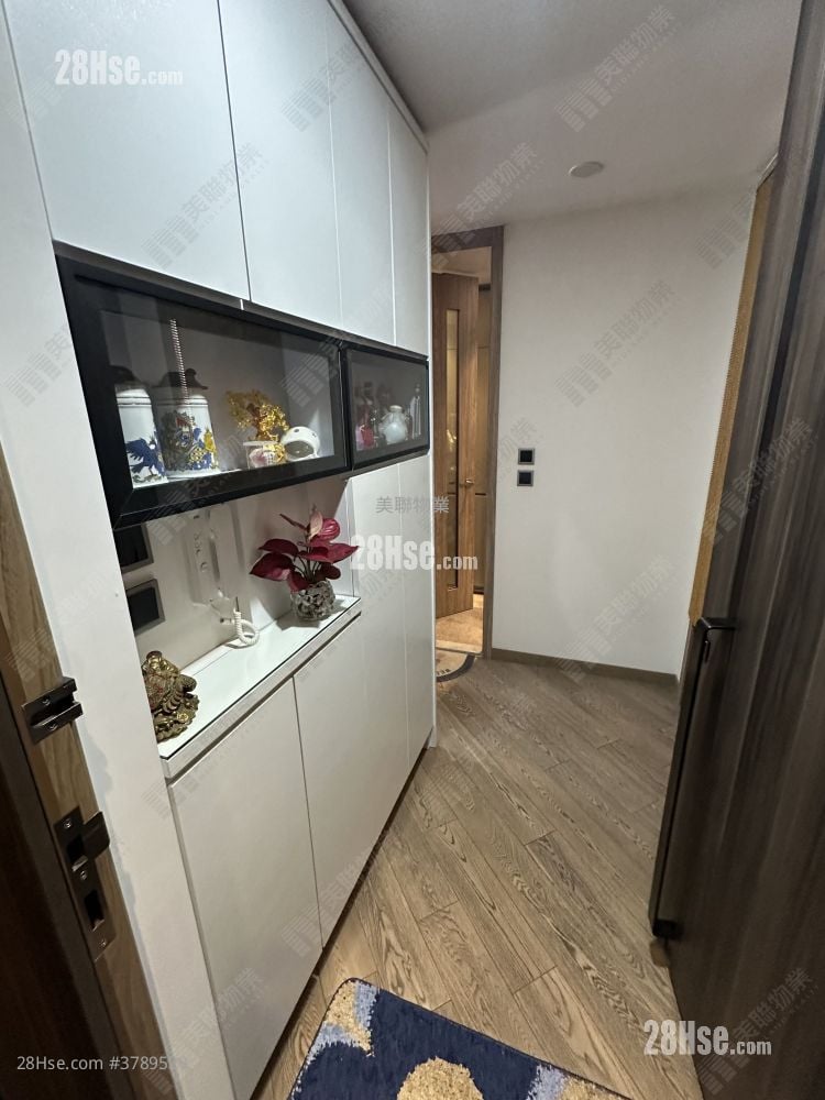 The Parkville Sell 3 Bedrooms , 2 Bathrooms 745 ft²