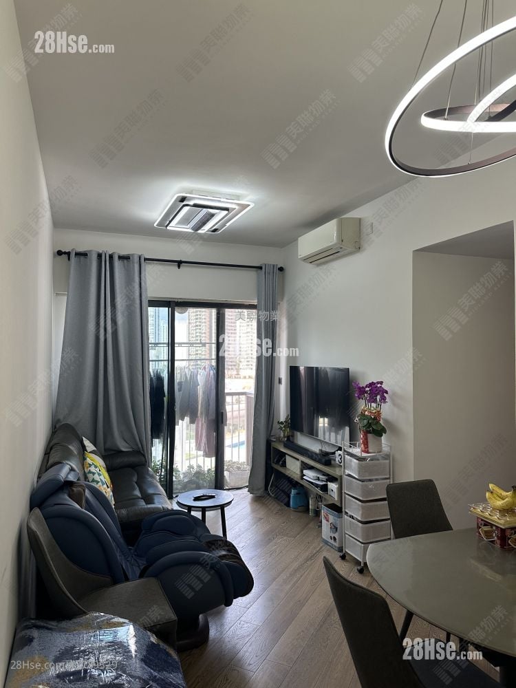 The Parkville Sell 3 Bedrooms , 2 Bathrooms 745 ft²