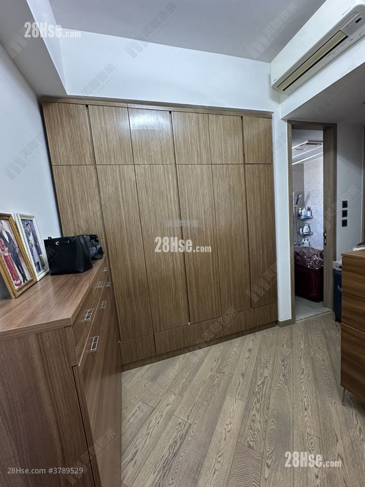 The Parkville Sell 3 Bedrooms , 2 Bathrooms 745 ft²