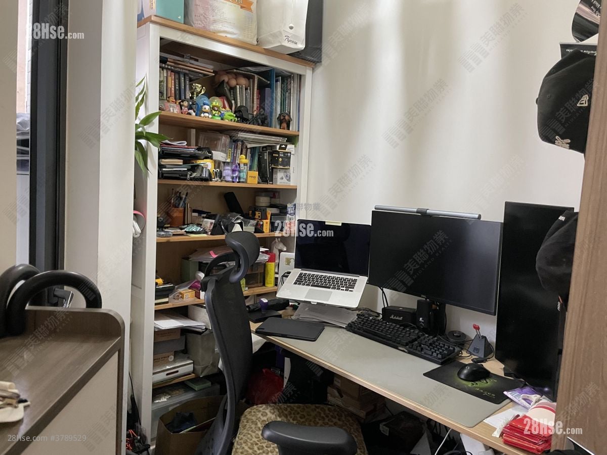 The Parkville Sell 3 Bedrooms , 2 Bathrooms 745 ft²