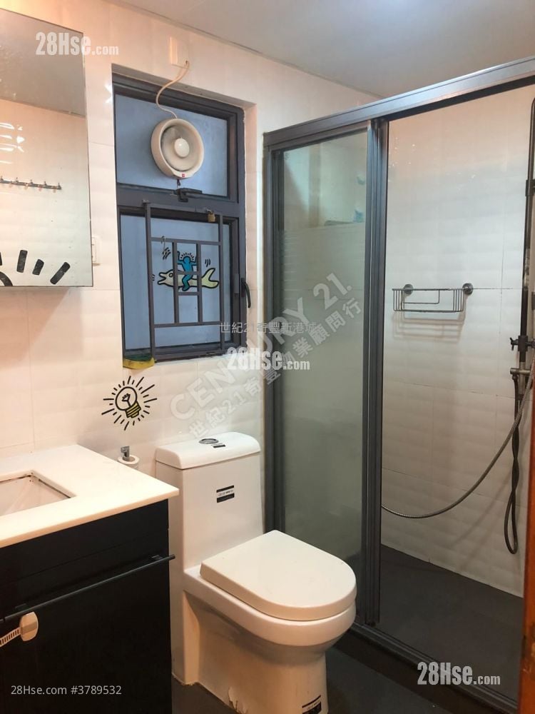 Bayshore Towers Rental 2 Bedrooms , 1 Bathroom 389 ft²