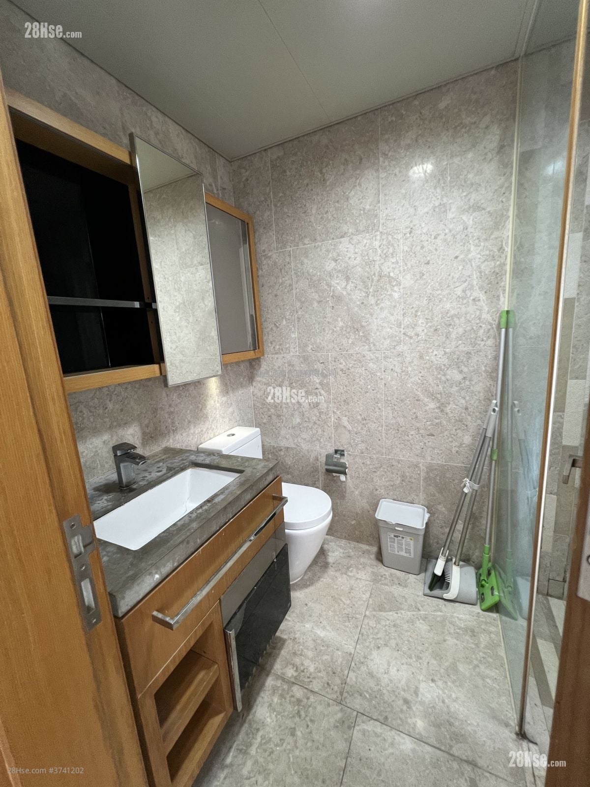 形品 租盘 1 房 , 1 浴室 363 平方尺