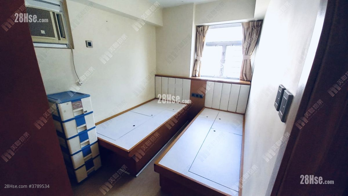 Kornhill Garden Sell 3 Bedrooms 592 ft²