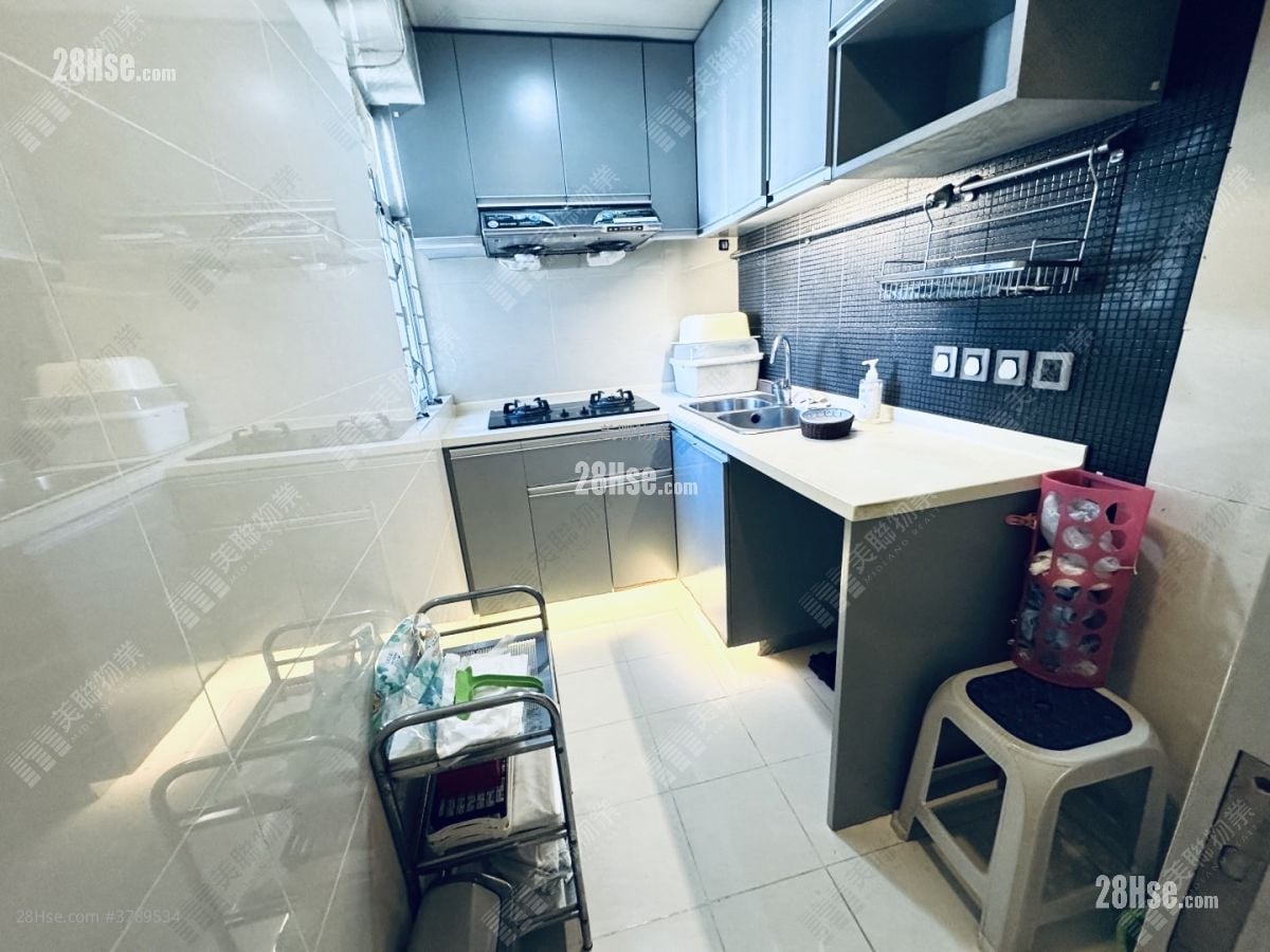 Kornhill Garden Sell 3 Bedrooms 592 ft²