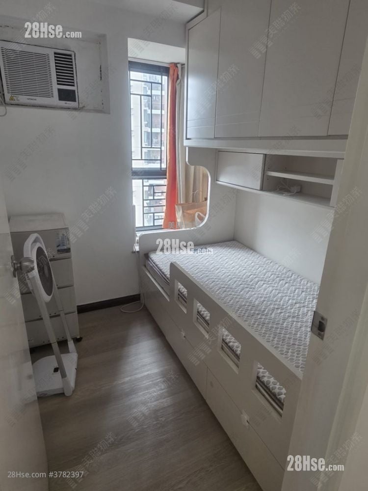 bedroom 2: Royal Green Rental 3 Bedrooms , 1 Bathroom 548 ft²