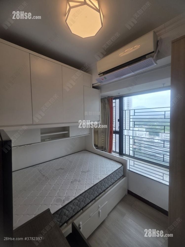 bedroom 3: Royal Green Rental 3 Bedrooms , 1 Bathroom 548 ft²