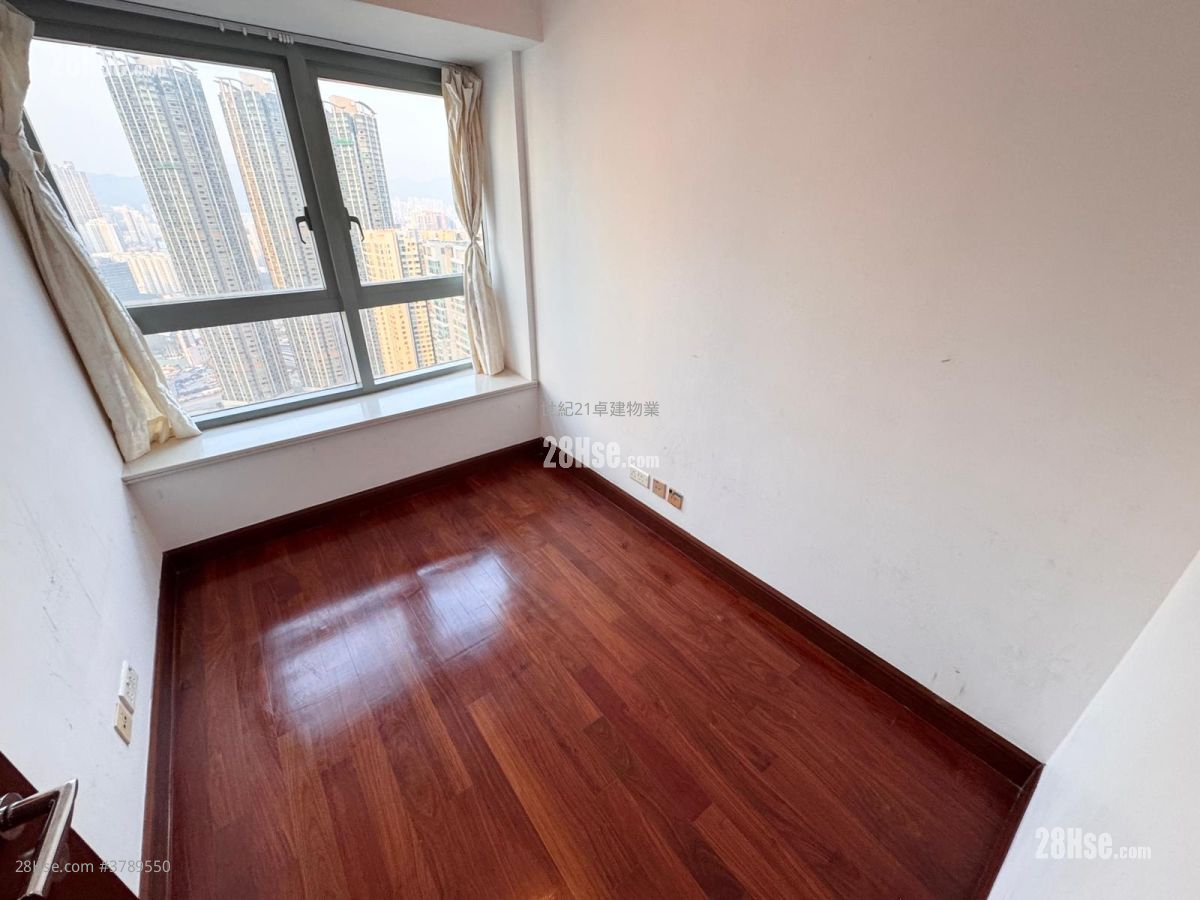 The Harbourside Sell 2 Bedrooms , 2 Bathrooms 755 ft²