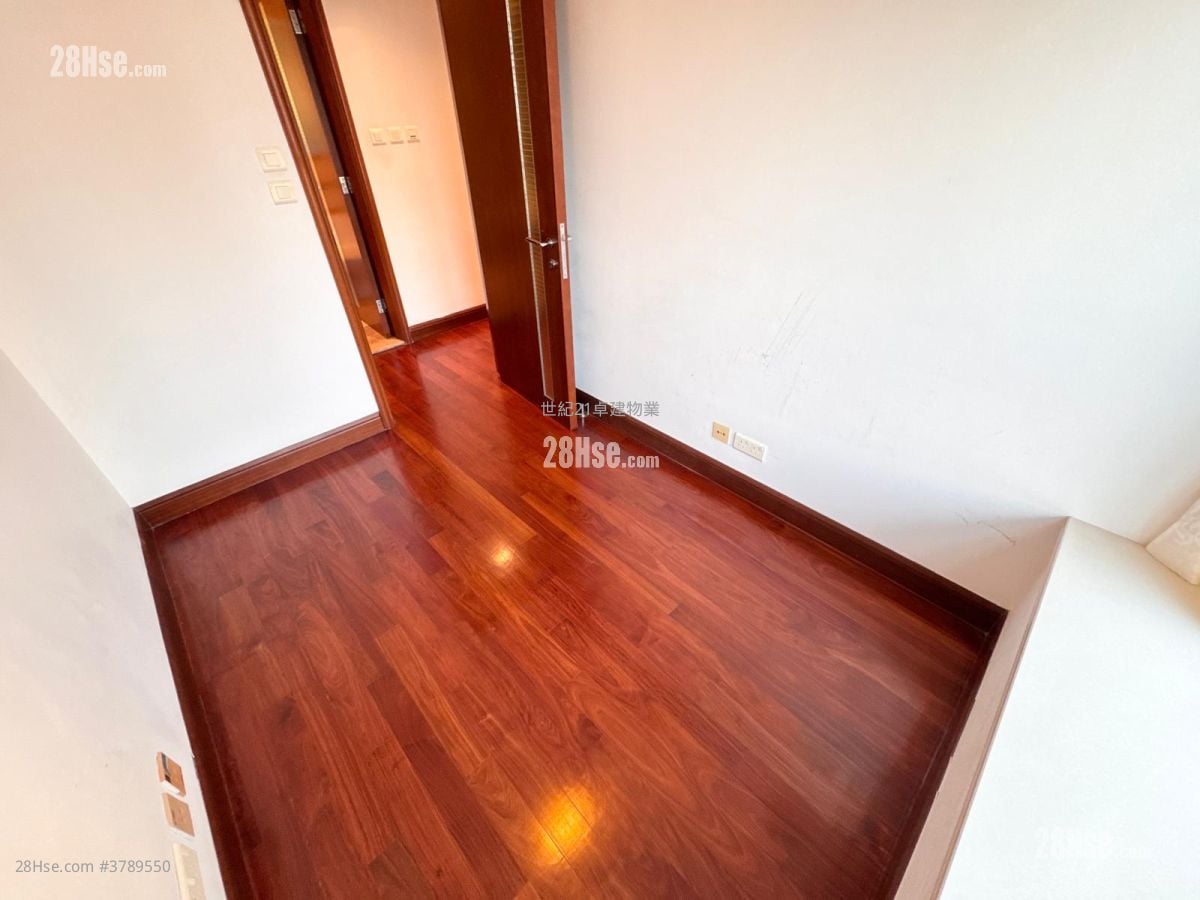 The Harbourside Sell 2 Bedrooms , 2 Bathrooms 755 ft²