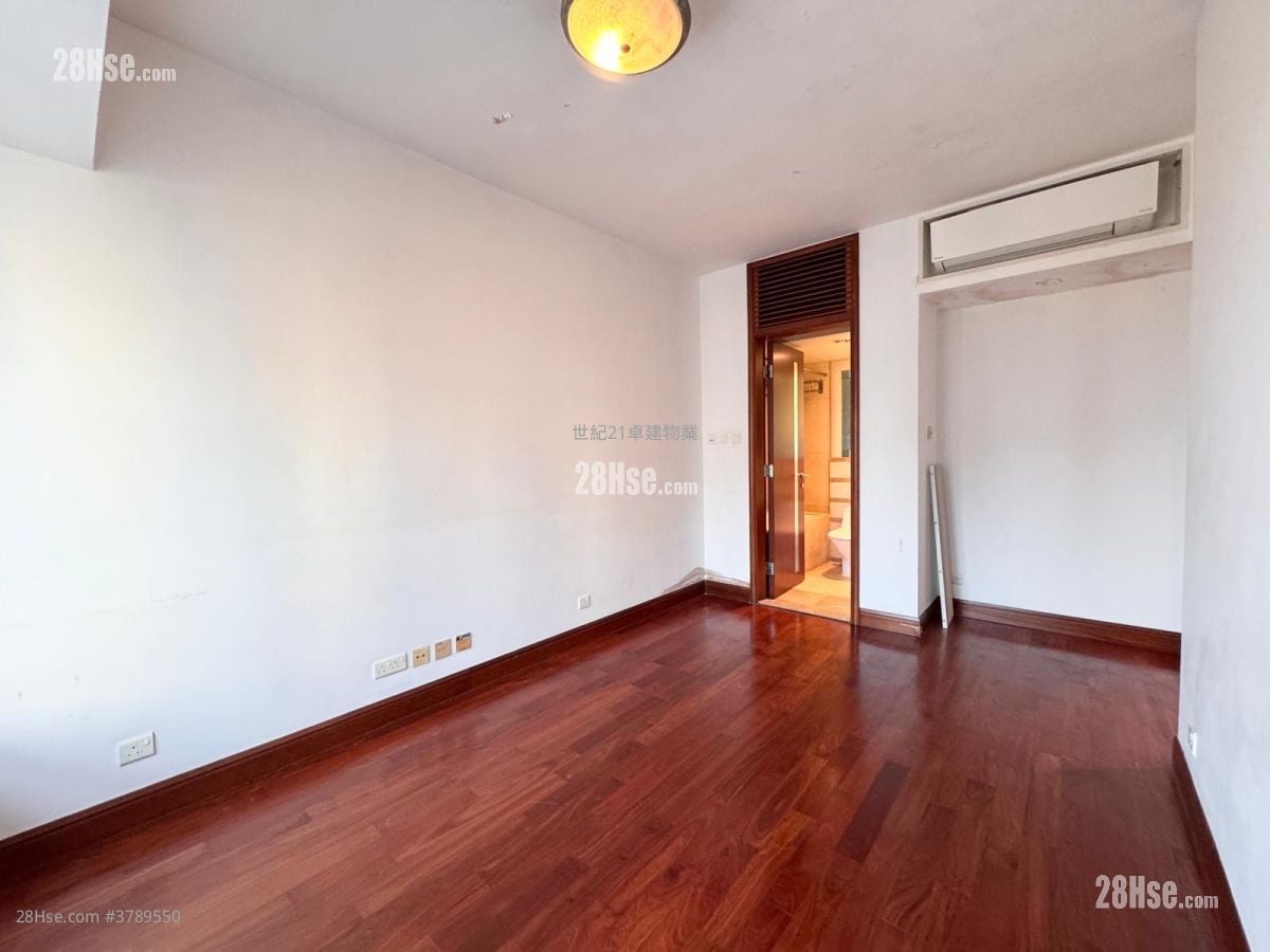 The Harbourside Sell 2 Bedrooms , 2 Bathrooms 755 ft²