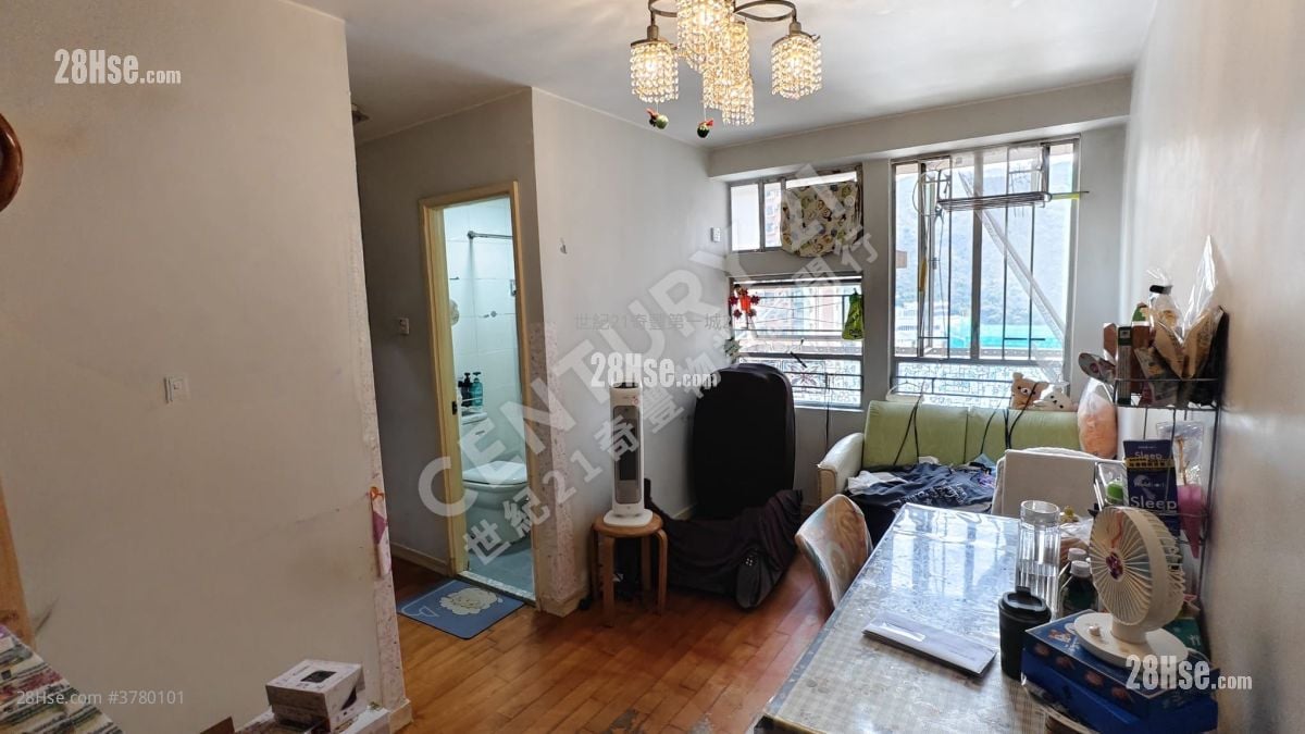 Yue Tin Court Sell 414 ft²