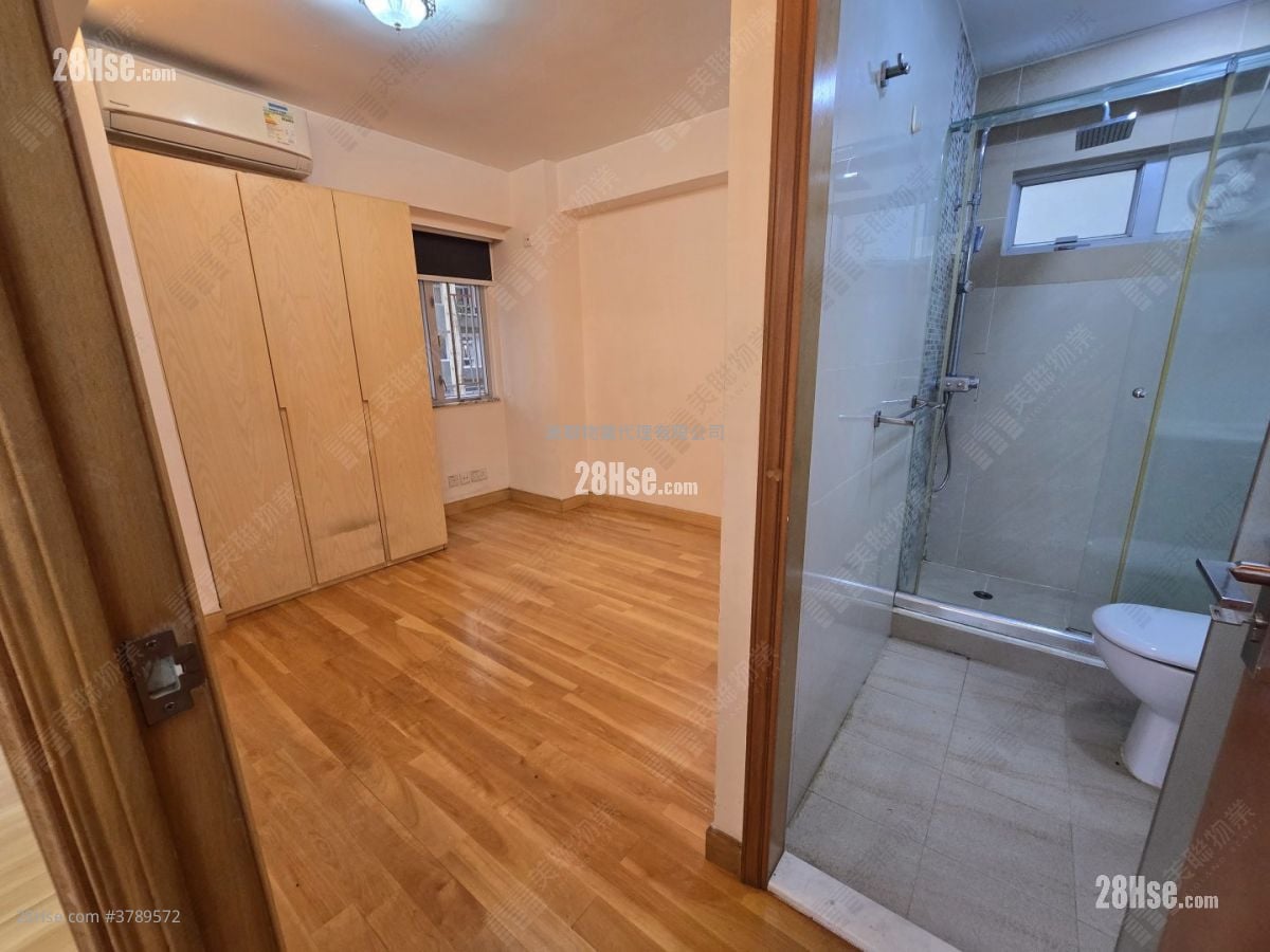 Mei Foo Sun Chuen Sell 3 Bedrooms , 2 Bathrooms 927 ft²