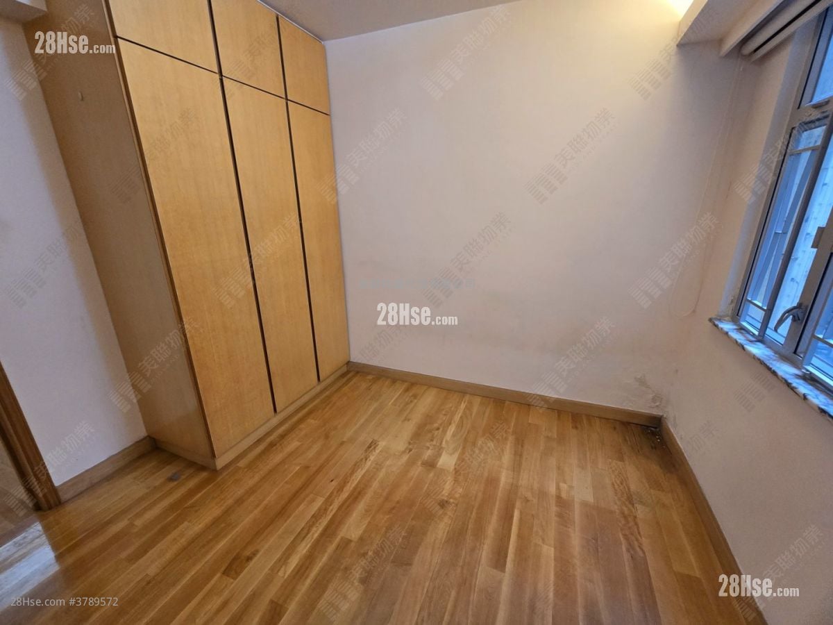 Mei Foo Sun Chuen Sell 3 Bedrooms , 2 Bathrooms 927 ft²