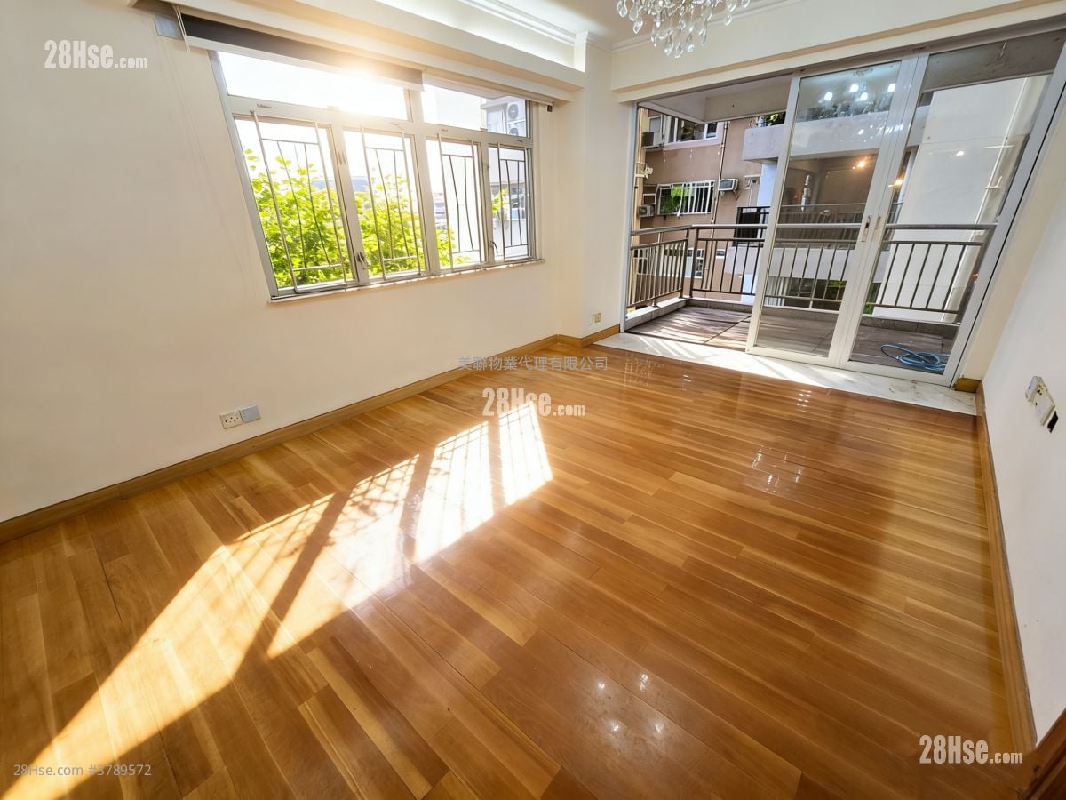 Mei Foo Sun Chuen Sell 3 Bedrooms , 2 Bathrooms 927 ft²