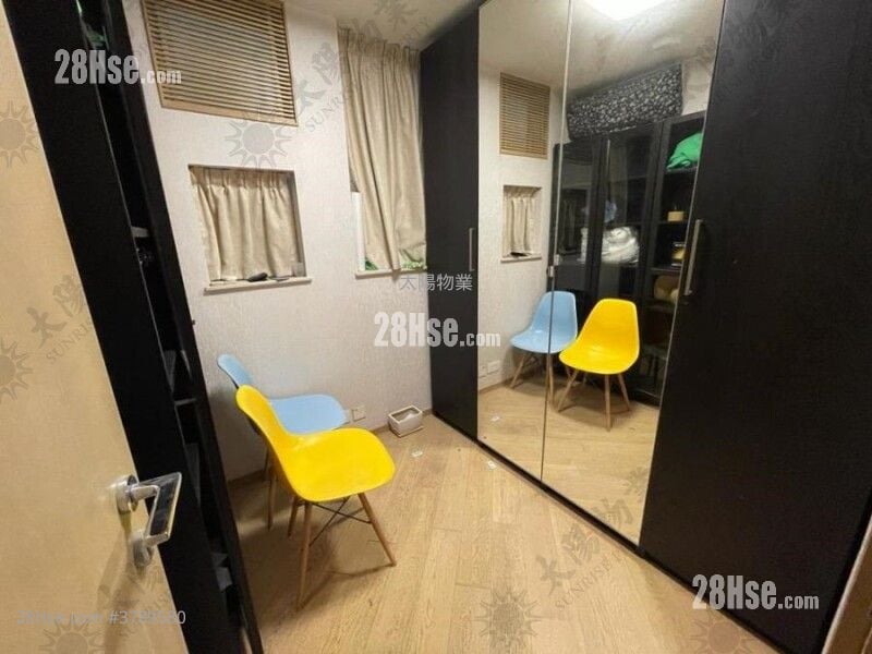 Harbour Place Sell 3 Bedrooms 590 ft²