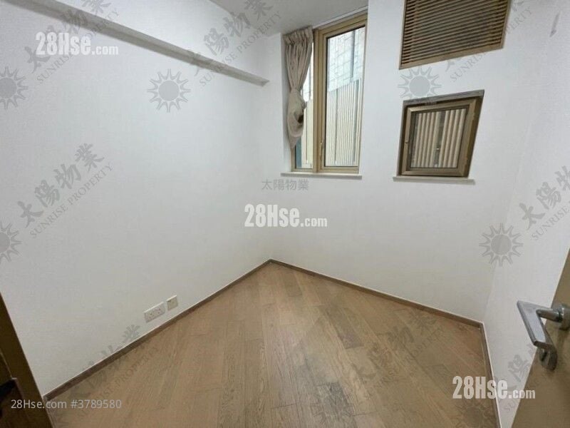 Harbour Place Sell 3 Bedrooms 590 ft²